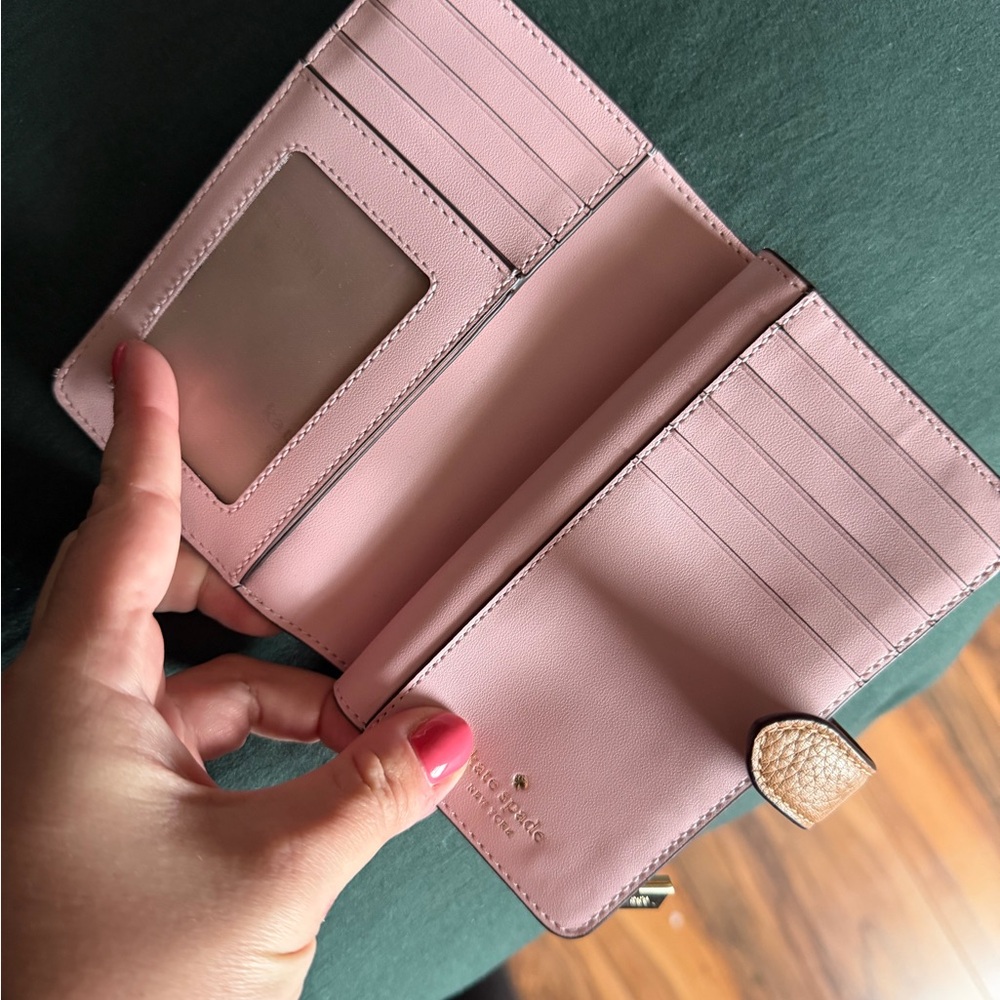 kate spade Tan Pebbled Leather Zip Card Wallet with Logo - Picture 2 of 2